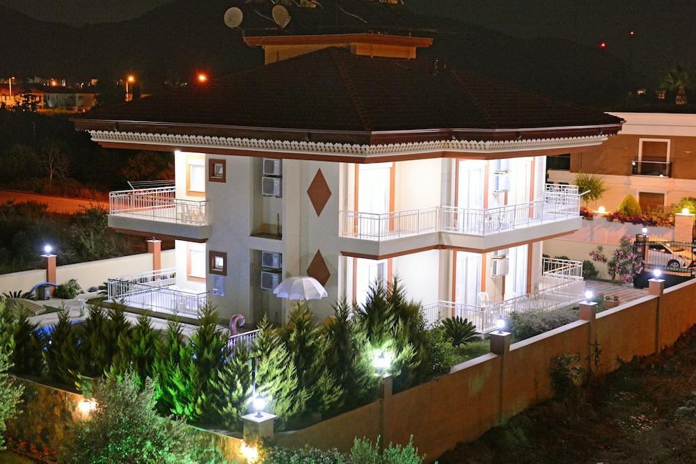 Can Apart Otel Çamyuva 外观 照片